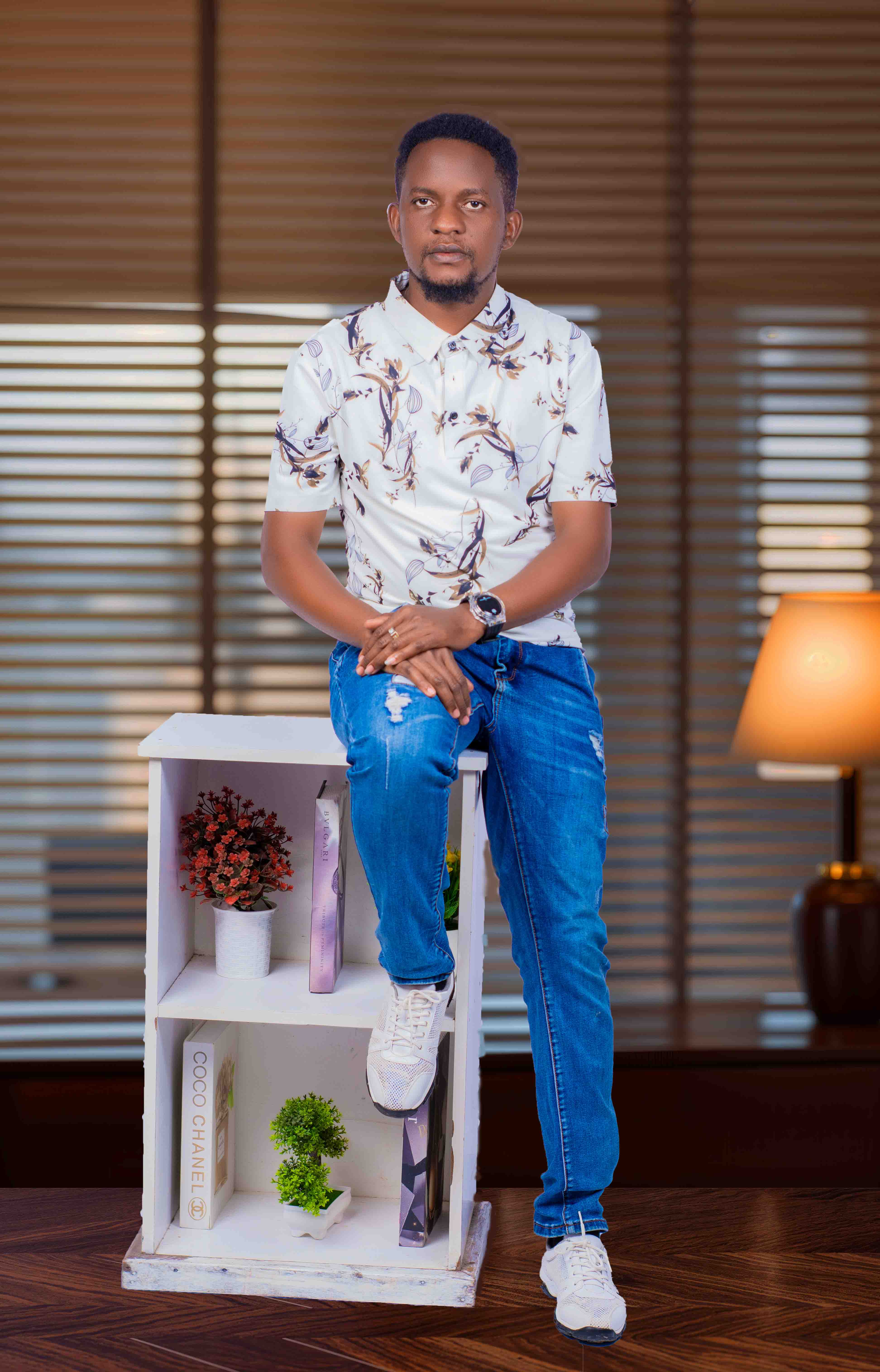 Indoor birthday party photography